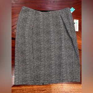 NWT Liverpool Bia Black and White Herringbone Plaid Pencil Skirt - 12P